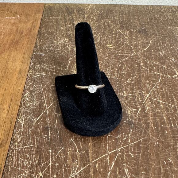 Vintage 925 Sterling Silver White Rhinestone Solitaire Engagement Ring Size‎ 7 - Picture 1 of 8